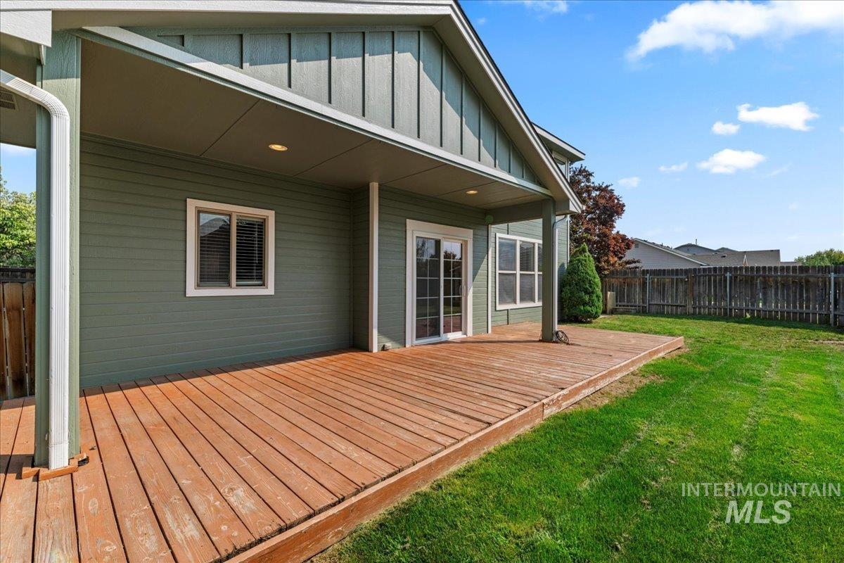 10623 Avalon St, Nampa, Idaho 83687, 5 Bedrooms, 2.5 Bathrooms, Residential For Sale, Price $445,000, 98960241