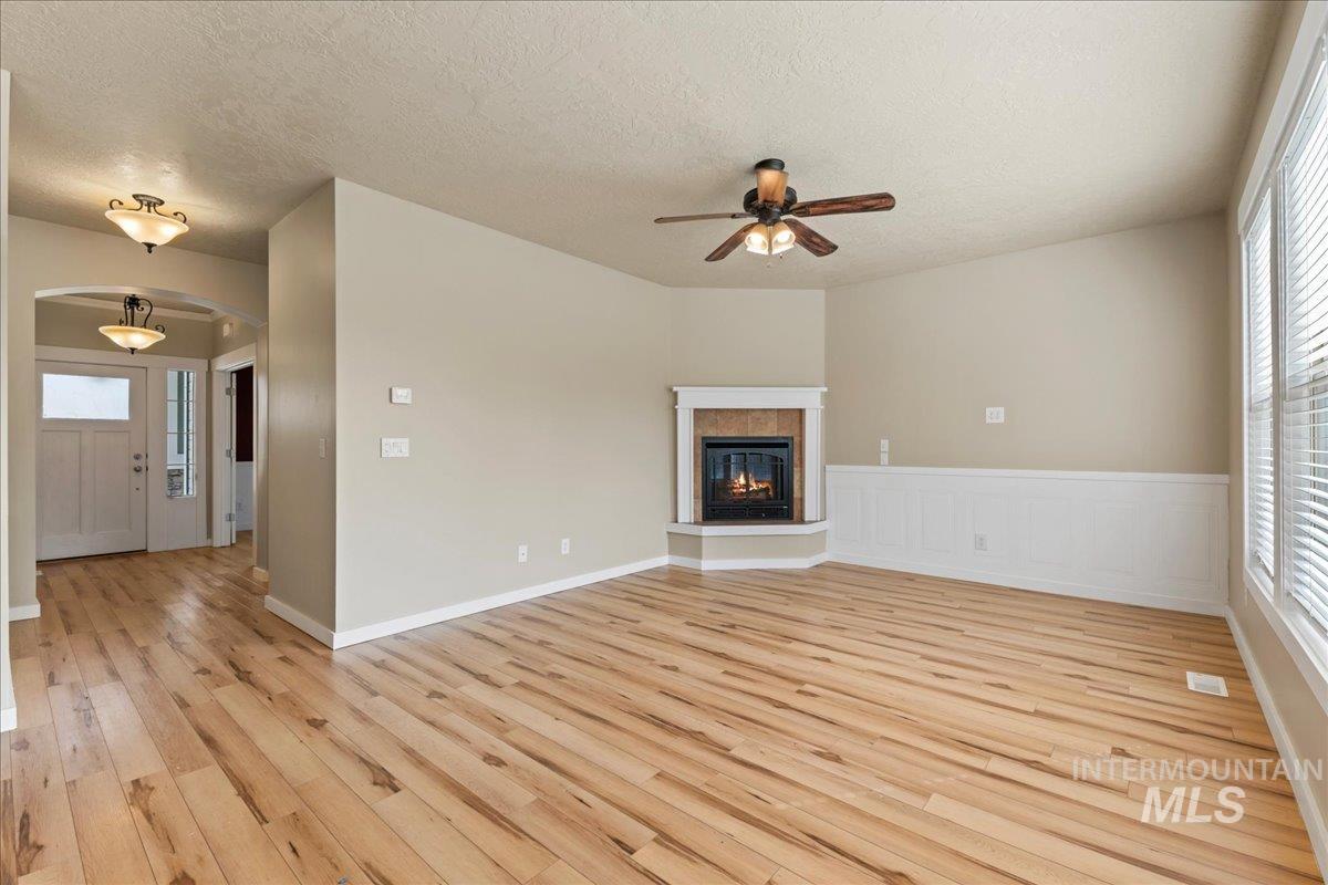 10623 Avalon St, Nampa, Idaho 83687, 5 Bedrooms, 2.5 Bathrooms, Residential For Sale, Price $445,000, 98960241