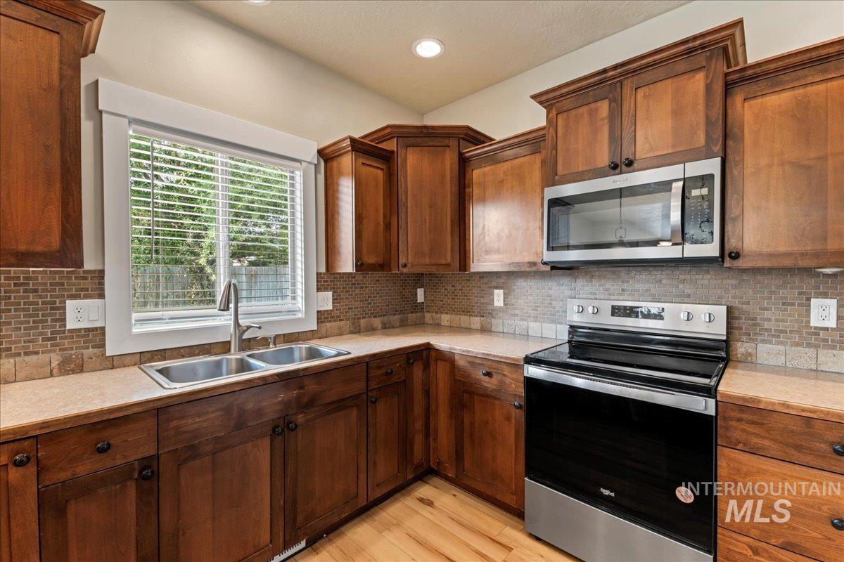 10623 Avalon St, Nampa, Idaho 83687, 5 Bedrooms, 2.5 Bathrooms, Residential For Sale, Price $445,000, 98960241