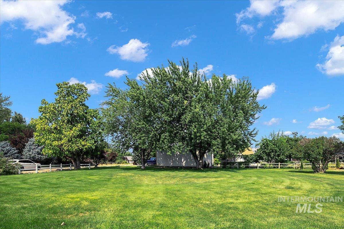 1510 Laurel Ct, Emmett, Idaho 83617, 3 Bedrooms, 2 Bathrooms, Residential For Sale, Price $575,000, 98960242
