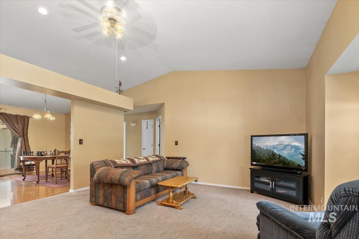 1510 Laurel Ct, Emmett, Idaho 83617, 3 Bedrooms, 2 Bathrooms, Residential For Sale, Price $575,000, 98960242