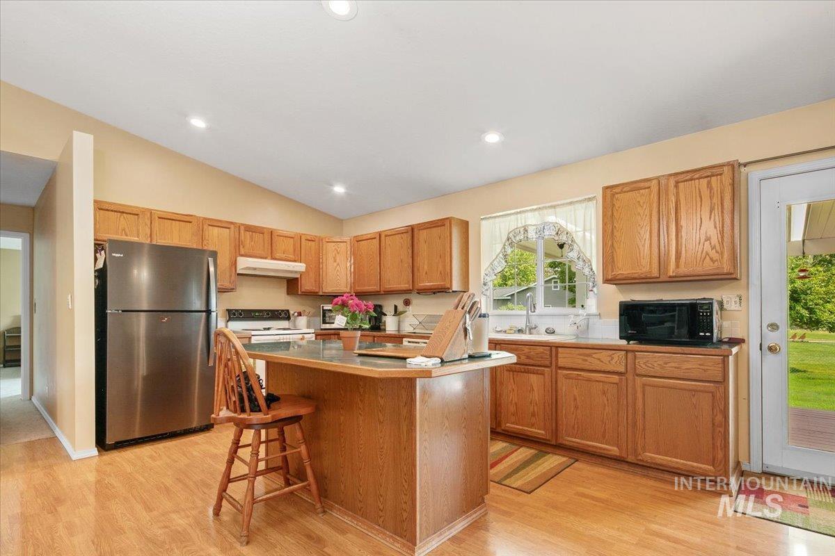 1510 Laurel Ct, Emmett, Idaho 83617, 3 Bedrooms, 2 Bathrooms, Residential For Sale, Price $575,000, 98960242
