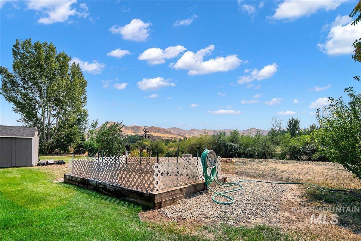 1510 Laurel Ct, Emmett, Idaho 83617, 3 Bedrooms, 2 Bathrooms, Residential For Sale, Price $575,000, 98960242