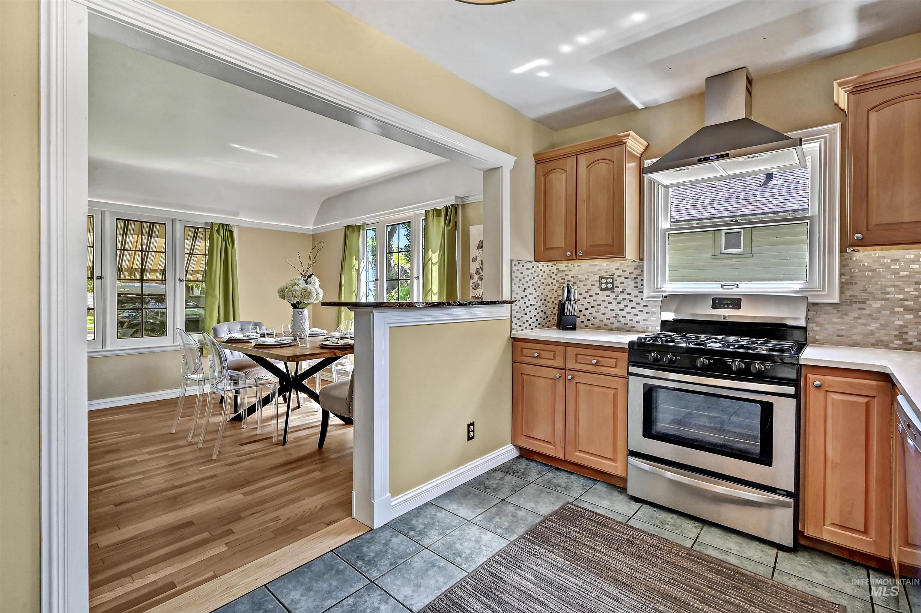 913 N 22nd St, Boise, Idaho 83702, 4 Bedrooms, 2 Bathrooms, Residential For Sale, Price $748,888, 98960249