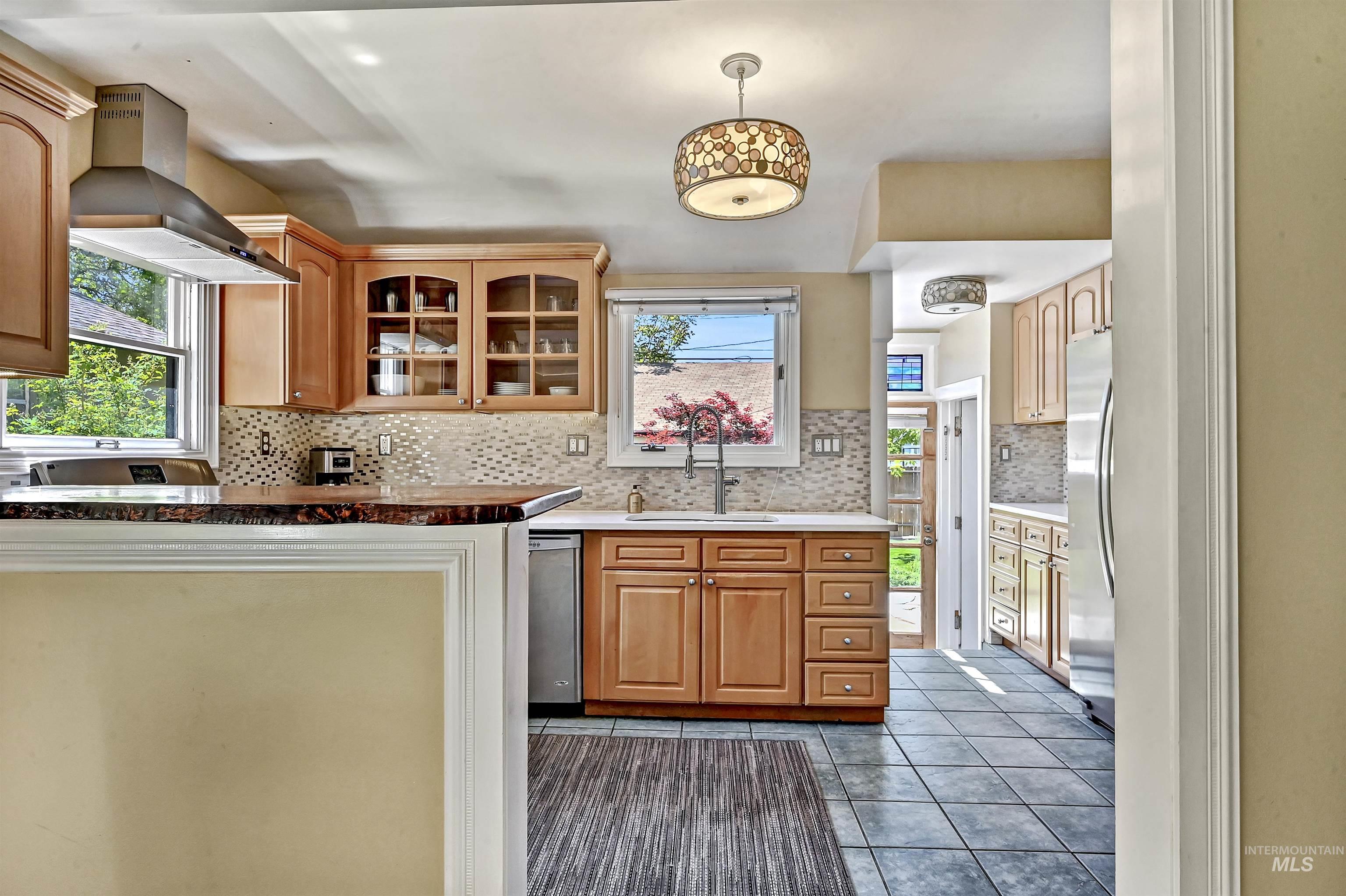 913 N 22nd St, Boise, Idaho 83702, 4 Bedrooms, 2 Bathrooms, Residential For Sale, Price $748,888, 98960249