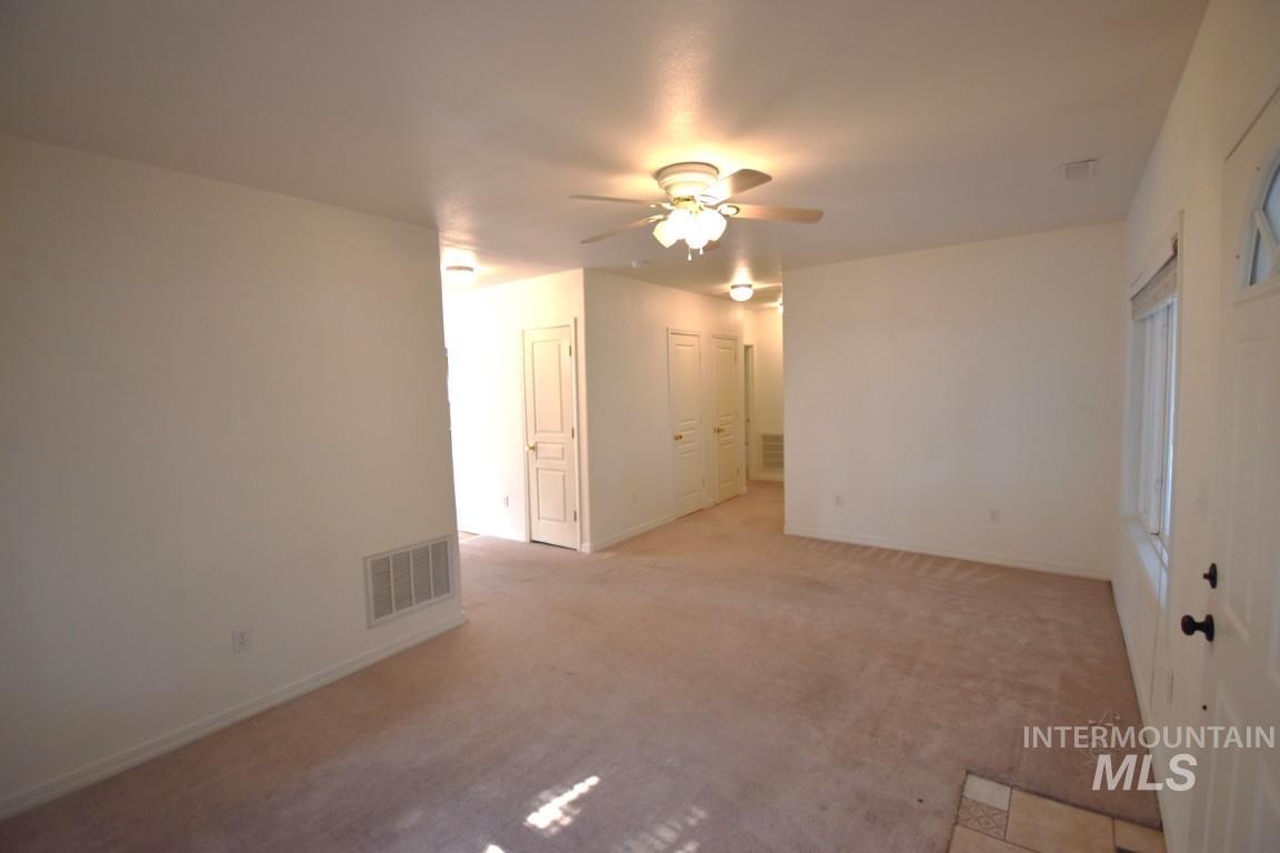 933 W State Street, Eagle, Idaho 83616, 2 Bedrooms, 2 Bathrooms, Rental For Rent, Price $1,695, 98960251