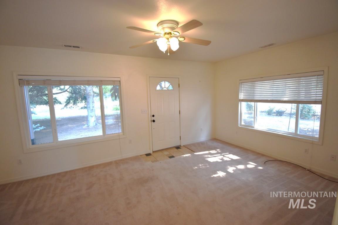 933 W State Street, Eagle, Idaho 83616, 2 Bedrooms, 2 Bathrooms, Rental For Rent, Price $1,695, 98960251