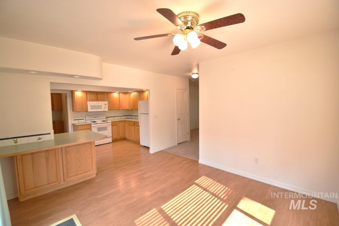 933 W State Street, Eagle, Idaho 83616, 2 Bedrooms, 2 Bathrooms, Rental For Rent, Price $1,695, 98960251