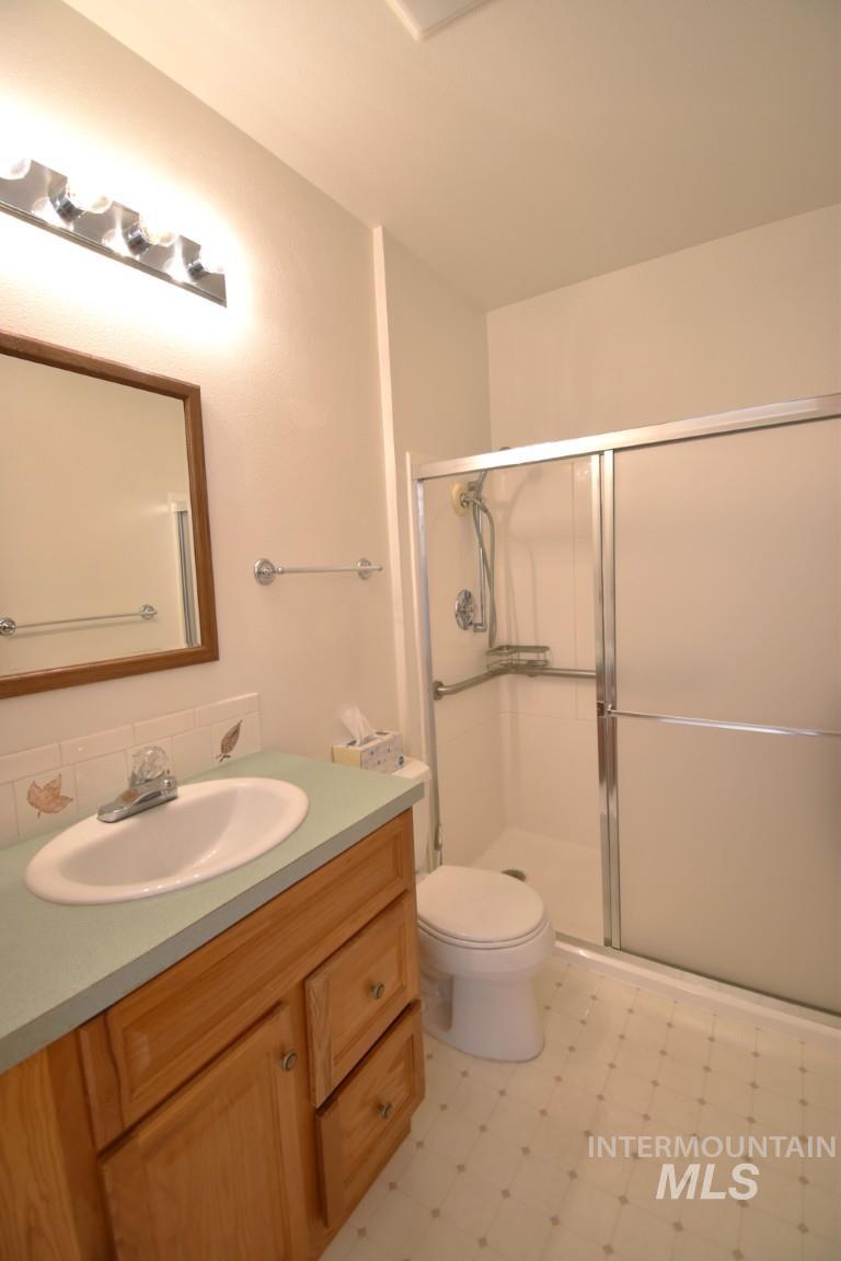 933 W State Street, Eagle, Idaho 83616, 2 Bedrooms, 2 Bathrooms, Rental For Rent, Price $1,695, 98960251