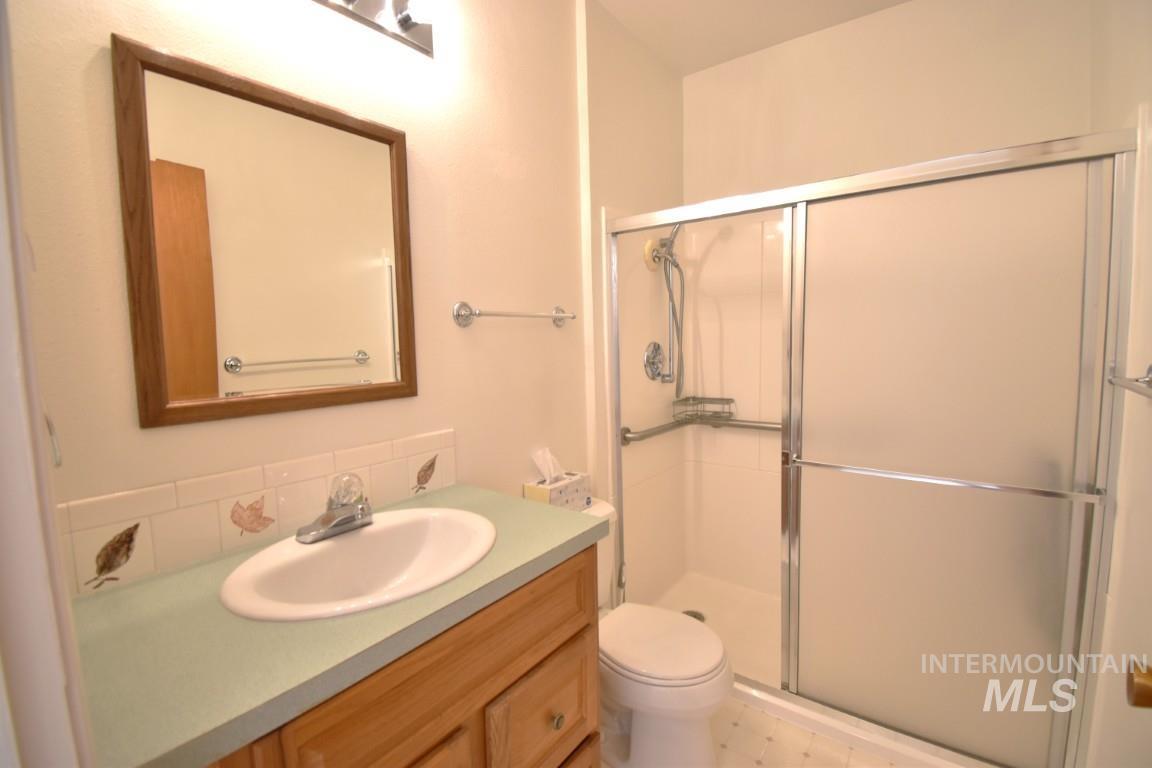 933 W State Street, Eagle, Idaho 83616, 2 Bedrooms, 2 Bathrooms, Rental For Rent, Price $1,695, 98960251