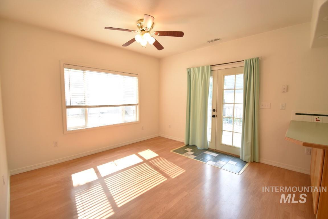 933 W State Street, Eagle, Idaho 83616, 2 Bedrooms, 2 Bathrooms, Rental For Rent, Price $1,695, 98960251