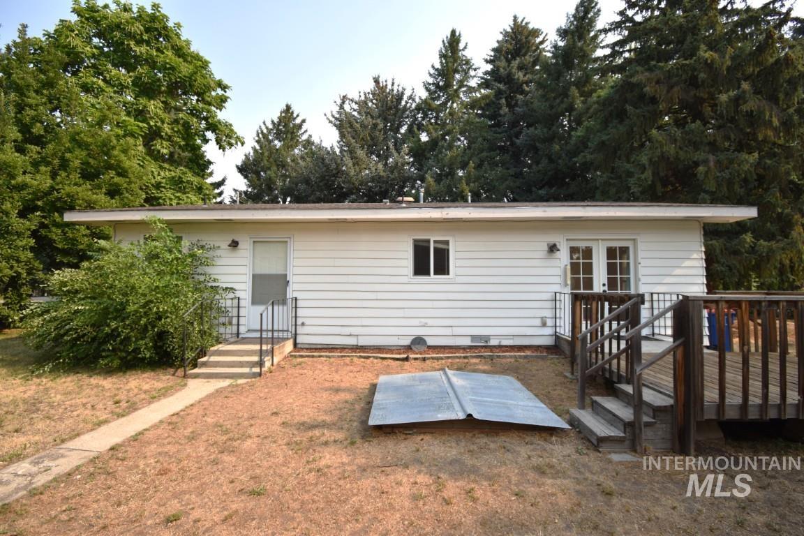933 W State Street, Eagle, Idaho 83616, 2 Bedrooms, 2 Bathrooms, Rental For Rent, Price $1,695, 98960251