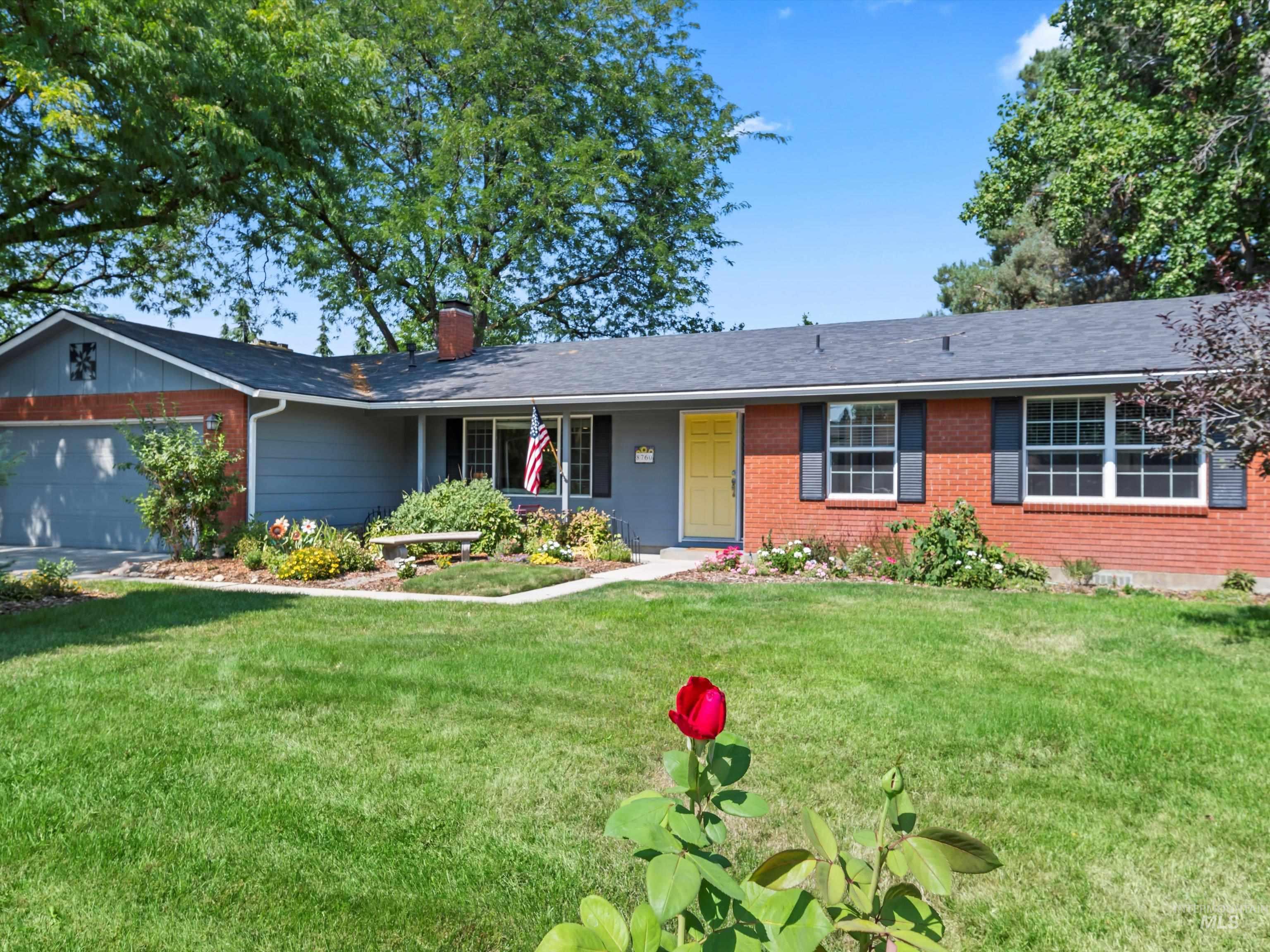 8760 W Pembrook Drive, Boise, Idaho 83704, 3 Bedrooms, 2 Bathrooms, Residential For Sale, Price $470,000, 98960262