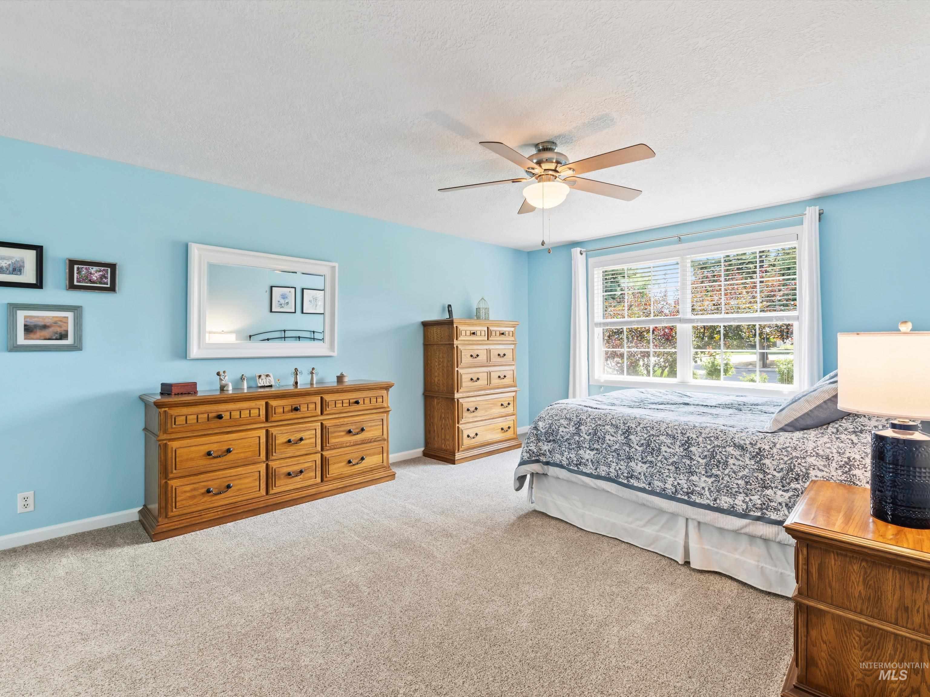 8760 W Pembrook Drive, Boise, Idaho 83704, 3 Bedrooms, 2 Bathrooms, Residential For Sale, Price $470,000, 98960262