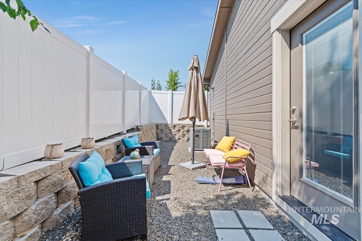 1460 W Lark Court, Nampa, Idaho 83651, 2 Bedrooms, 2 Bathrooms, Residential For Sale, Price $329,900, 98960307