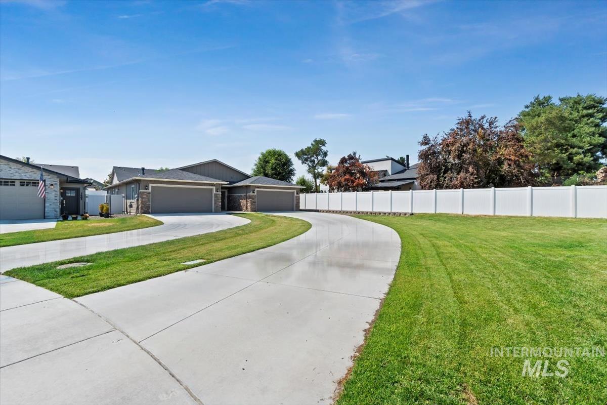 1460 W Lark Court, Nampa, Idaho 83651, 2 Bedrooms, 2 Bathrooms, Residential For Sale, Price $329,900, 98960307
