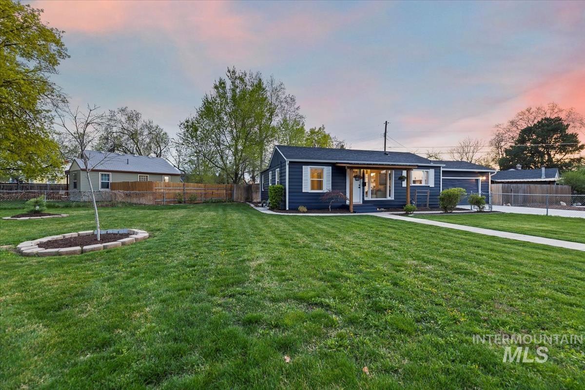 5805 W Robertson Drive, Boise, Idaho 83709, 3 Bedrooms, 3 Bathrooms, Residential For Sale, Price $509,900, 98960313