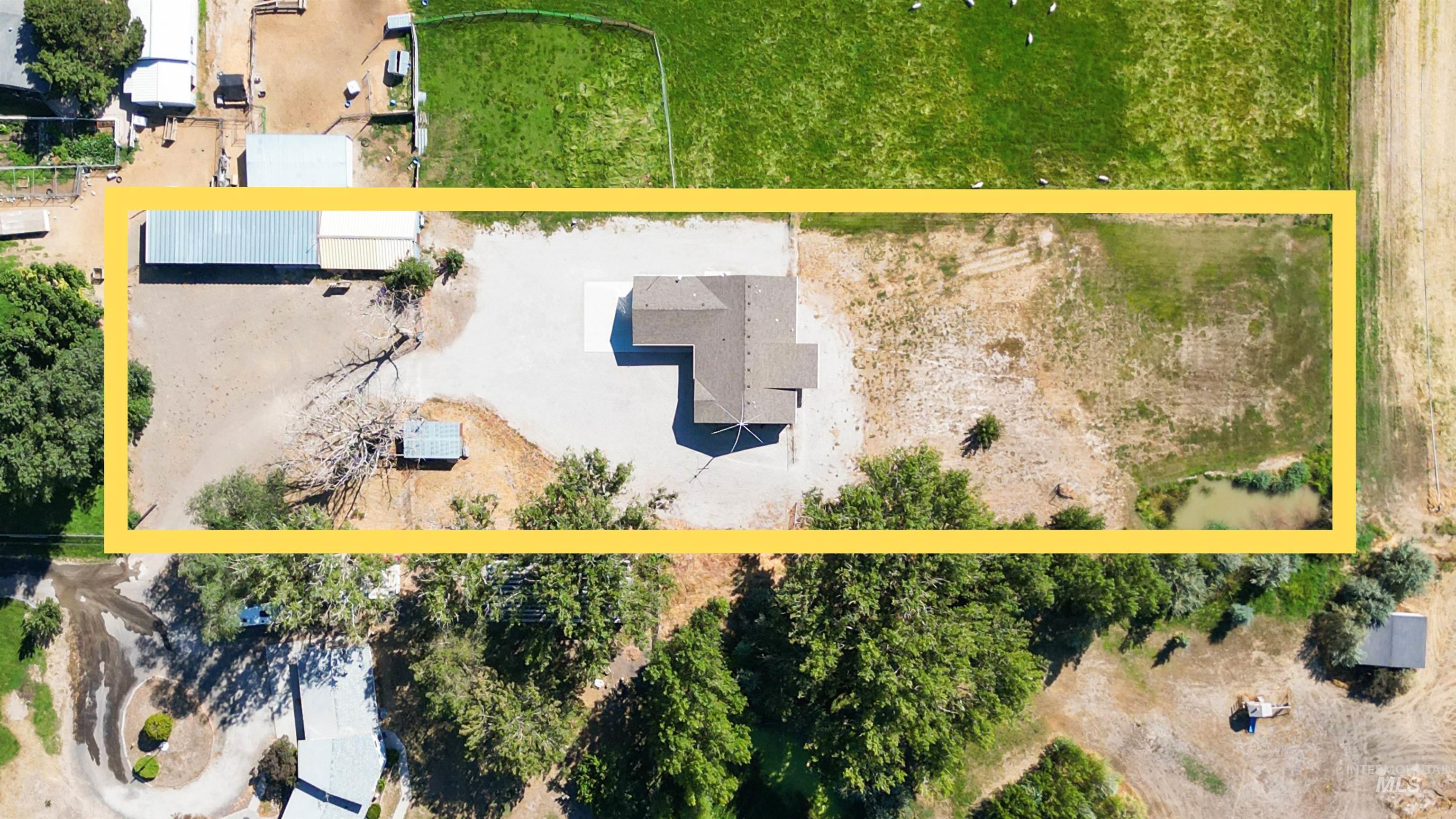 View of subject property featuring property boundaries highlighted