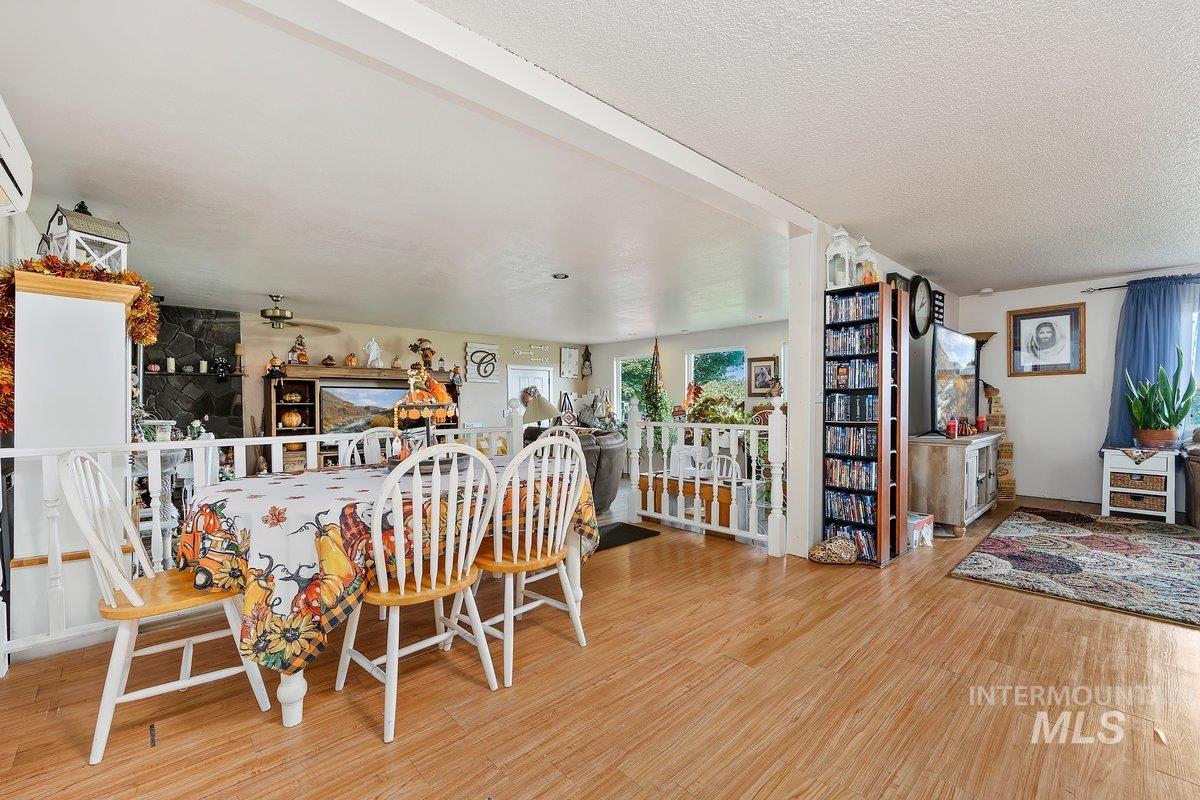 598 N Gray, King Hill, Idaho 83633, 3 Bedrooms, 1.5 Bathrooms, Residential For Sale, Price $399,900, 98960317