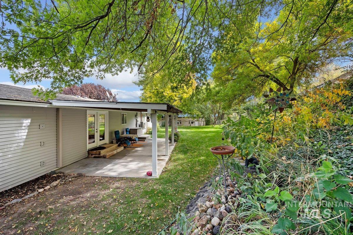 598 N Gray, King Hill, Idaho 83633, 3 Bedrooms, 1.5 Bathrooms, Residential For Sale, Price $399,900, 98960317