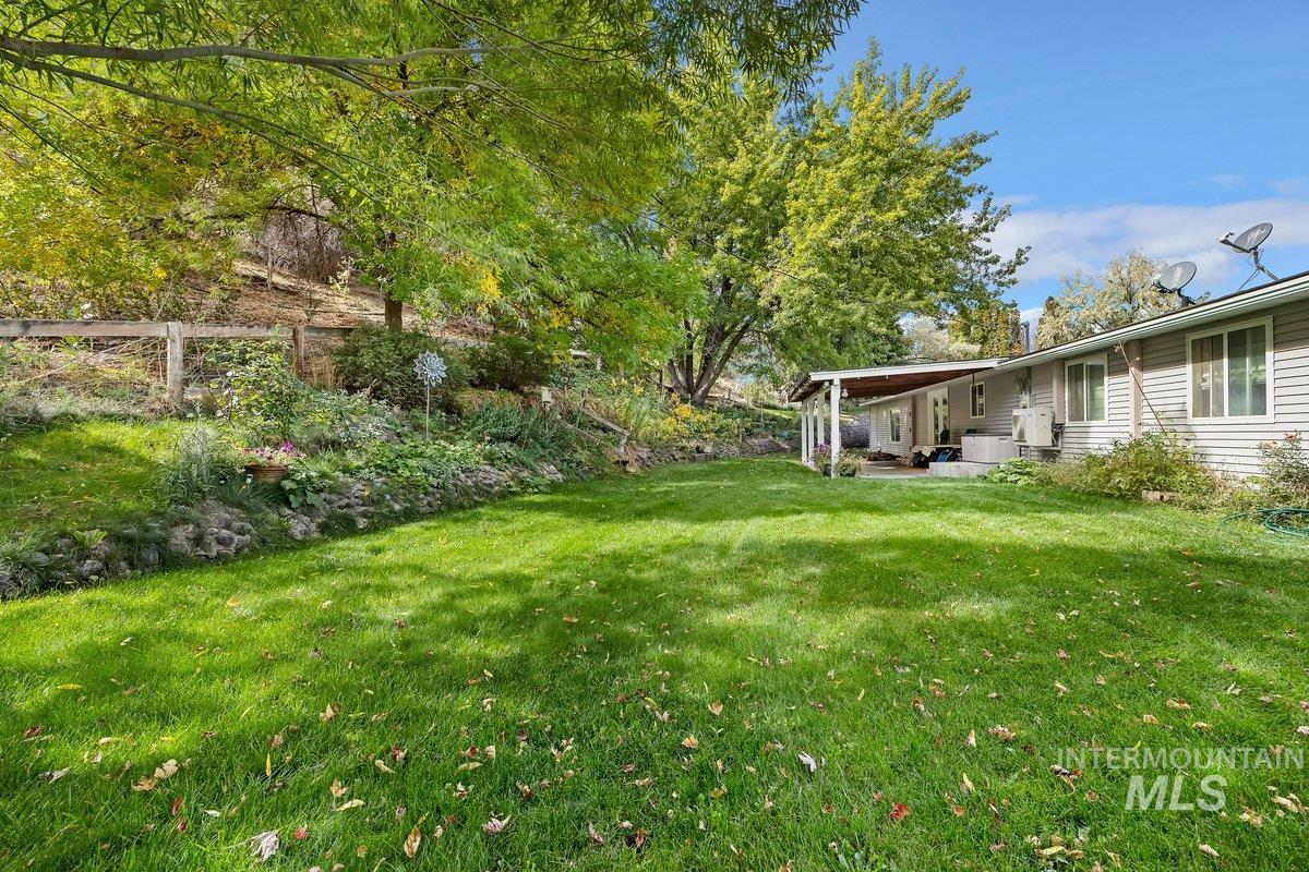 598 N Gray, King Hill, Idaho 83633, 3 Bedrooms, 1.5 Bathrooms, Residential For Sale, Price $399,900, 98960317
