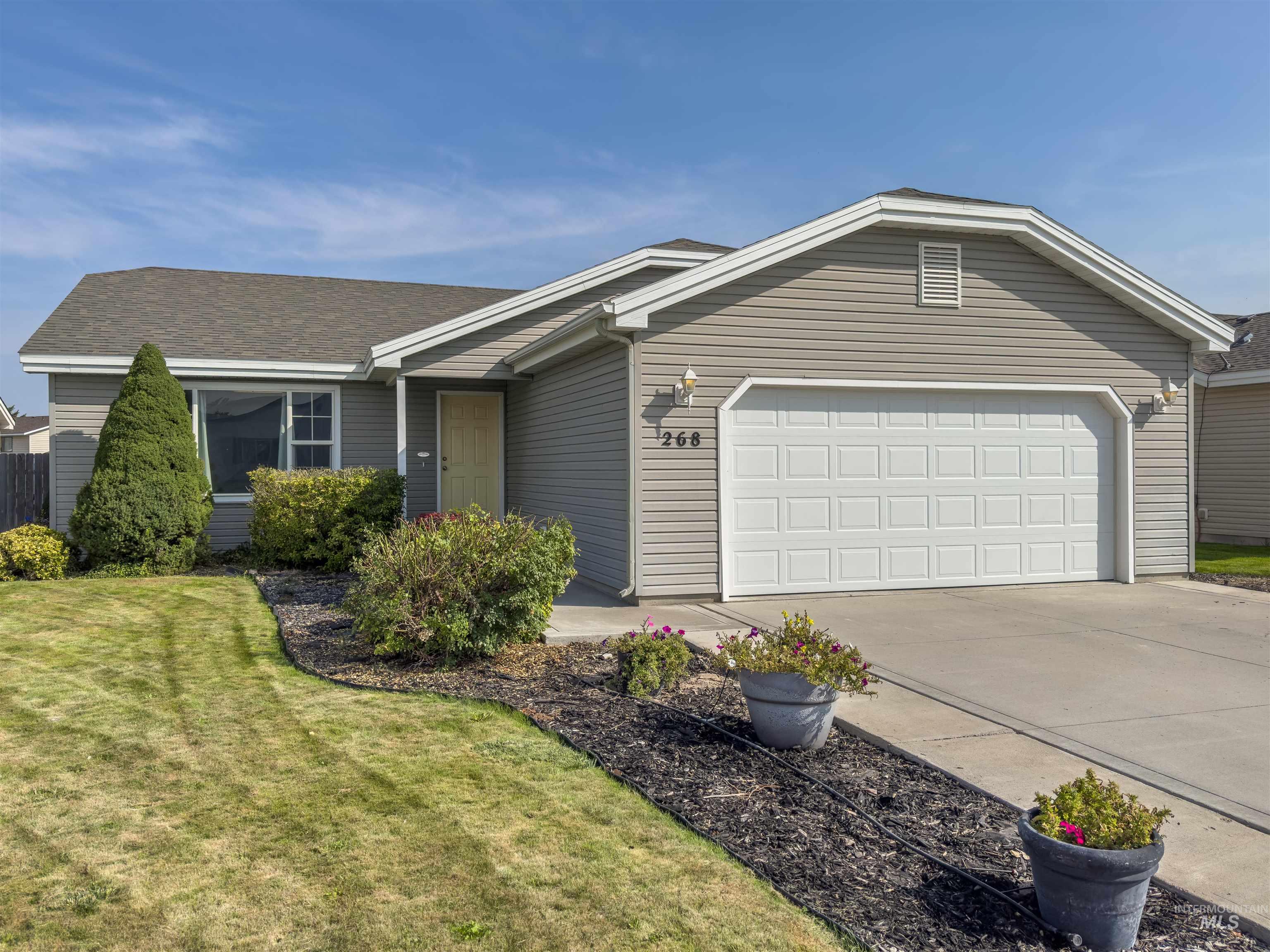 268 Seven Springs Ave, Twin Falls, Idaho 83301, 3 Bedrooms, 2 Bathrooms, Residential For Sale, Price $329,000, 98960325