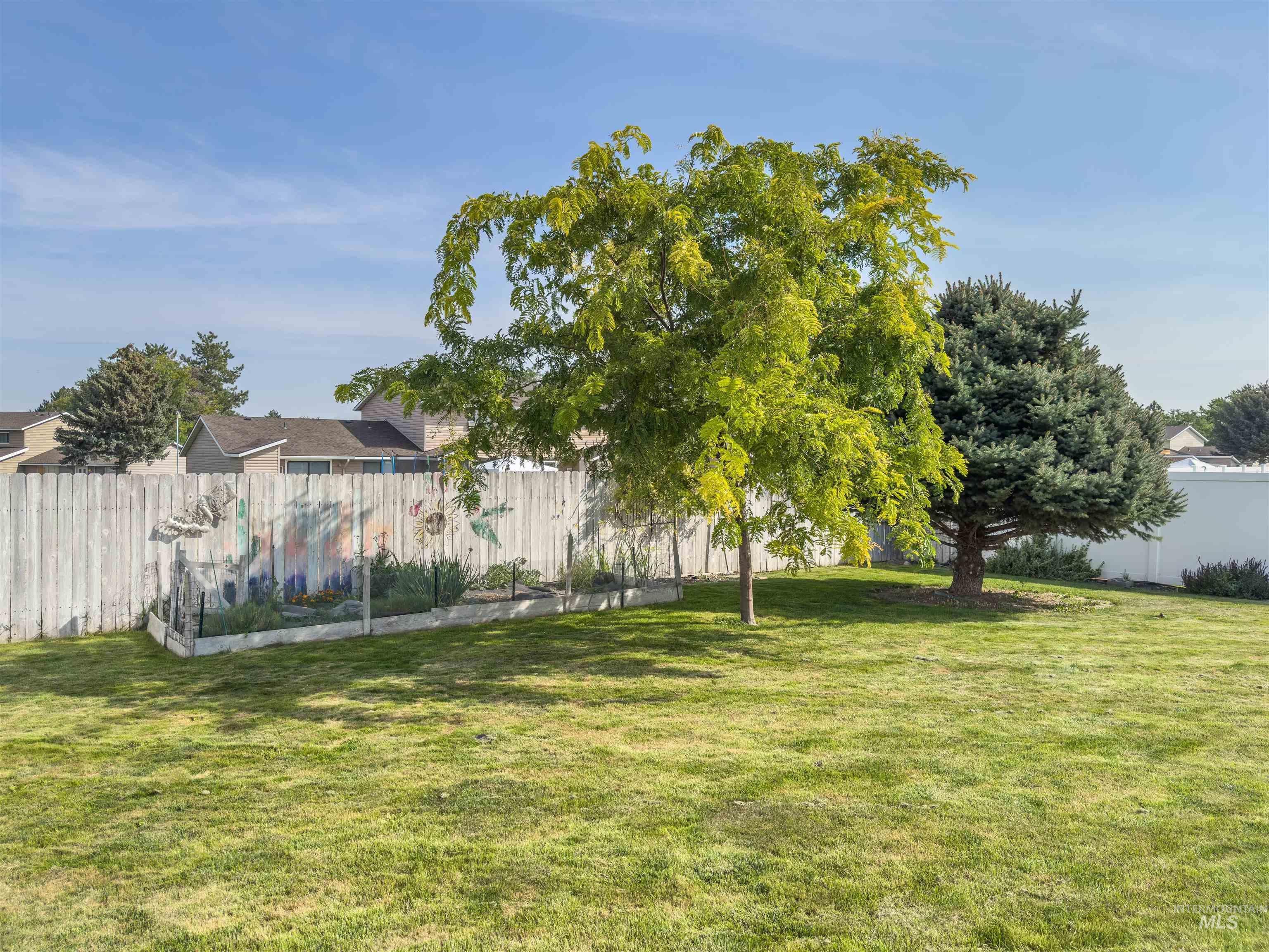 268 Seven Springs Ave, Twin Falls, Idaho 83301, 3 Bedrooms, 2 Bathrooms, Residential For Sale, Price $329,000, 98960325