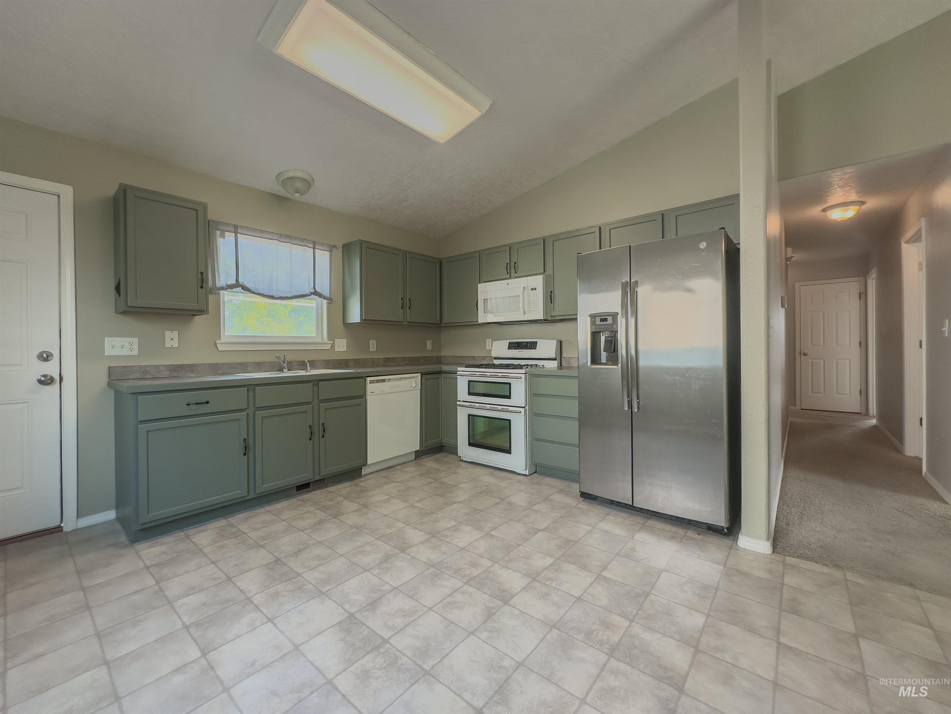 268 Seven Springs Ave, Twin Falls, Idaho 83301, 3 Bedrooms, 2 Bathrooms, Residential For Sale, Price $329,000, 98960325
