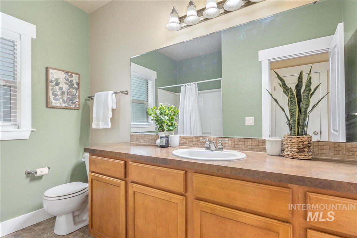 2371 E Powder River St, Meridian, Idaho 83642-4796, 3 Bedrooms, 2 Bathrooms, Residential For Sale, Price $400,000, 98960334