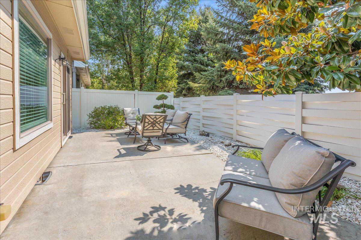 2371 E Powder River St, Meridian, Idaho 83642-4796, 3 Bedrooms, 2 Bathrooms, Residential For Sale, Price $400,000, 98960334