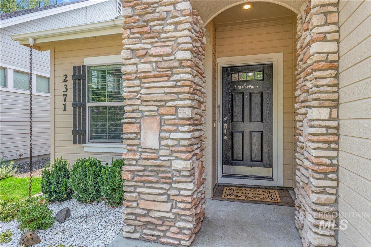 2371 E Powder River St, Meridian, Idaho 83642-4796, 3 Bedrooms, 2 Bathrooms, Residential For Sale, Price $400,000, 98960334
