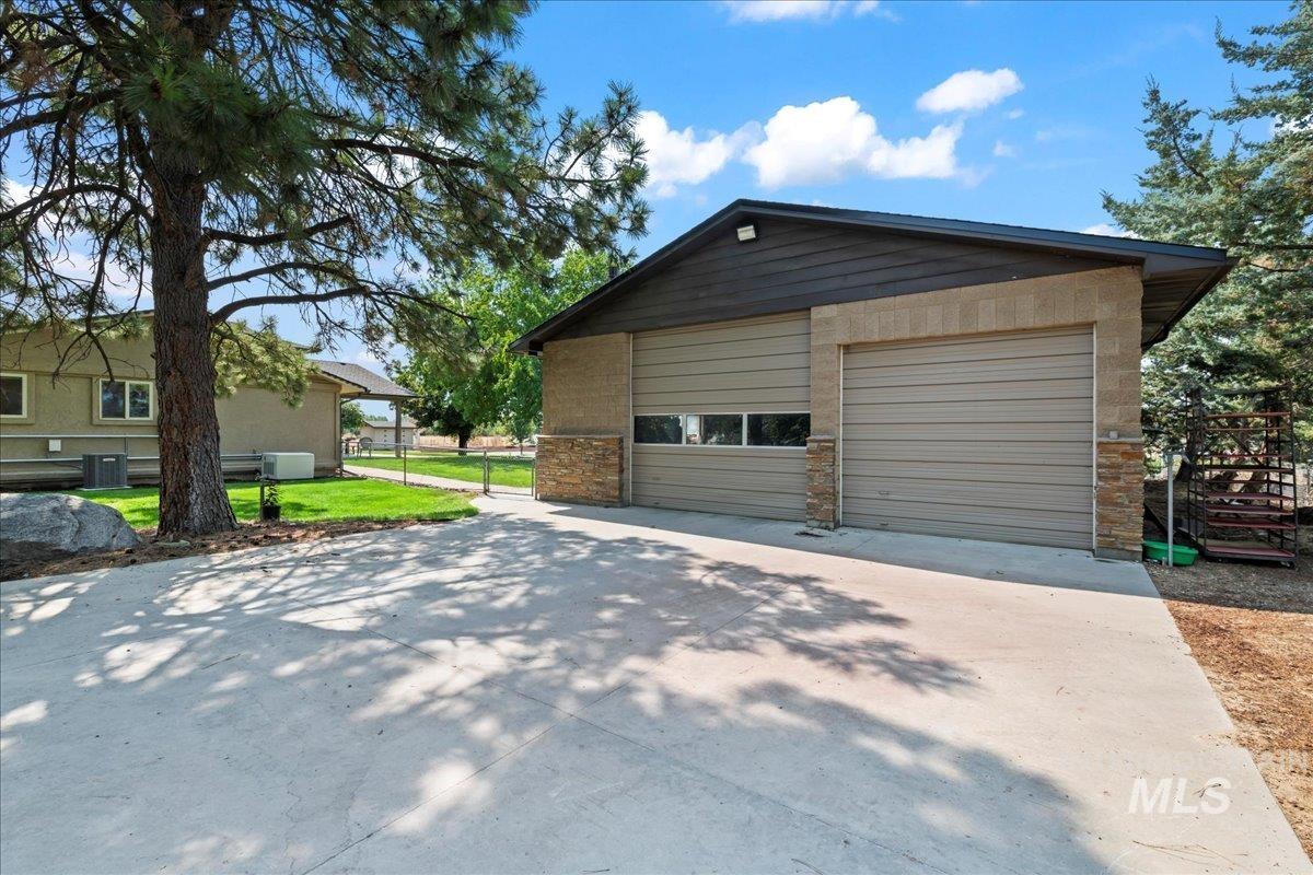 3395 S Terri Dr, Meridian, Idaho 83642-7039, 4 Bedrooms, 3 Bathrooms, Residential For Sale, Price $1,250,000, 98960336