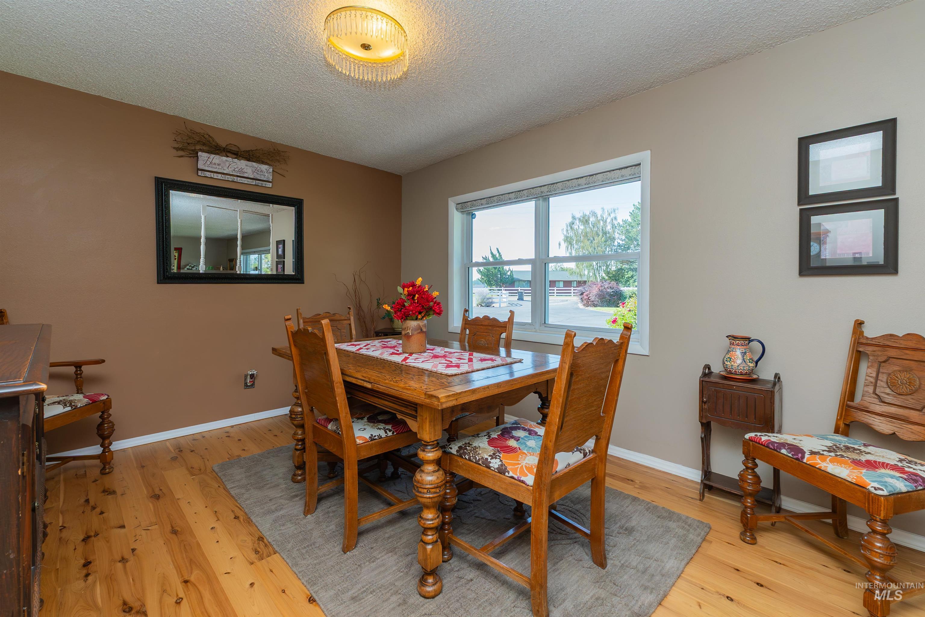 21474 Ustick, Caldwell, Idaho 83607, 5 Bedrooms, 3 Bathrooms, Residential For Sale, Price $895,000, 98960342