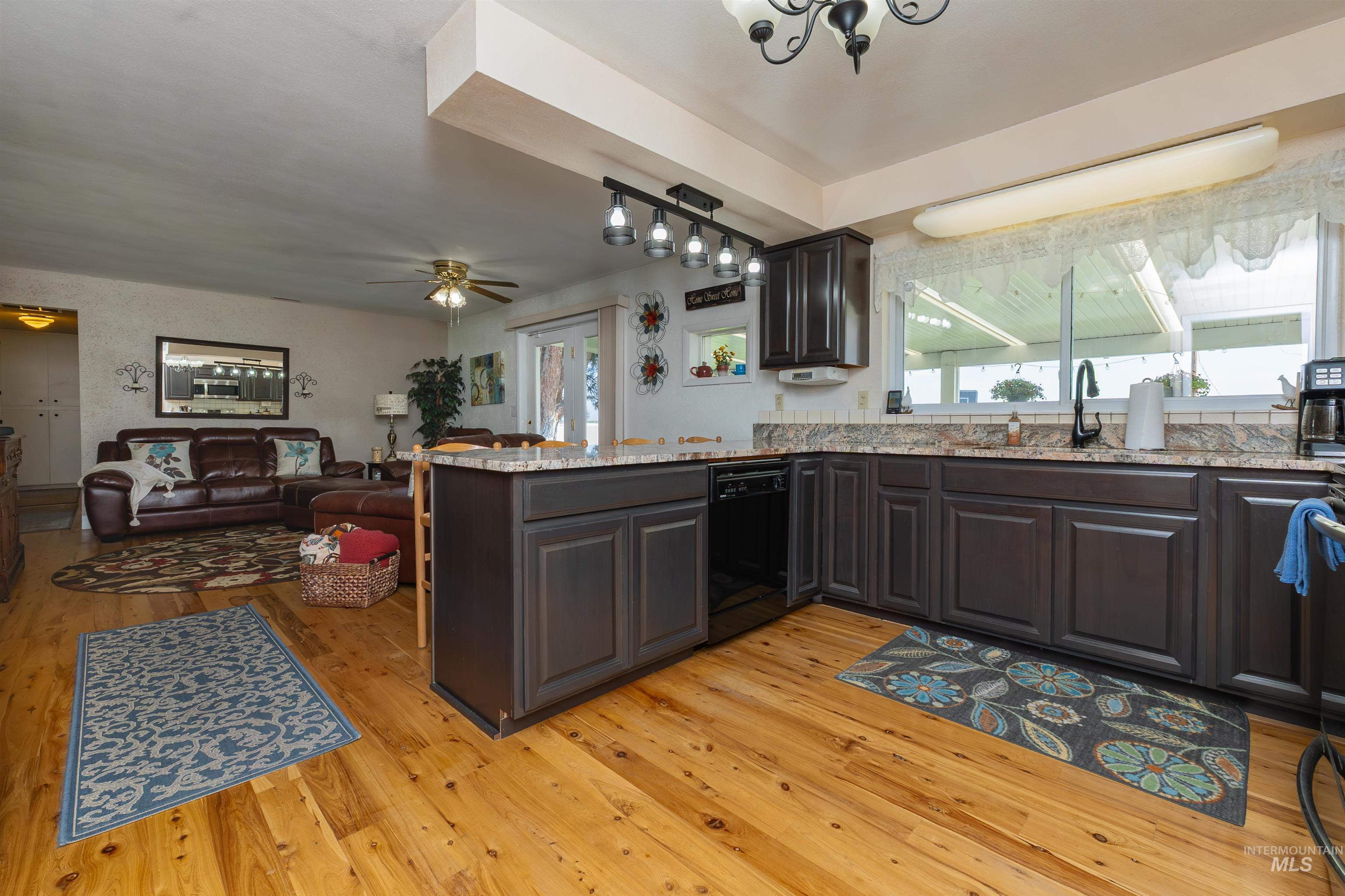 21474 Ustick, Caldwell, Idaho 83607, 5 Bedrooms, 3 Bathrooms, Residential For Sale, Price $895,000, 98960342