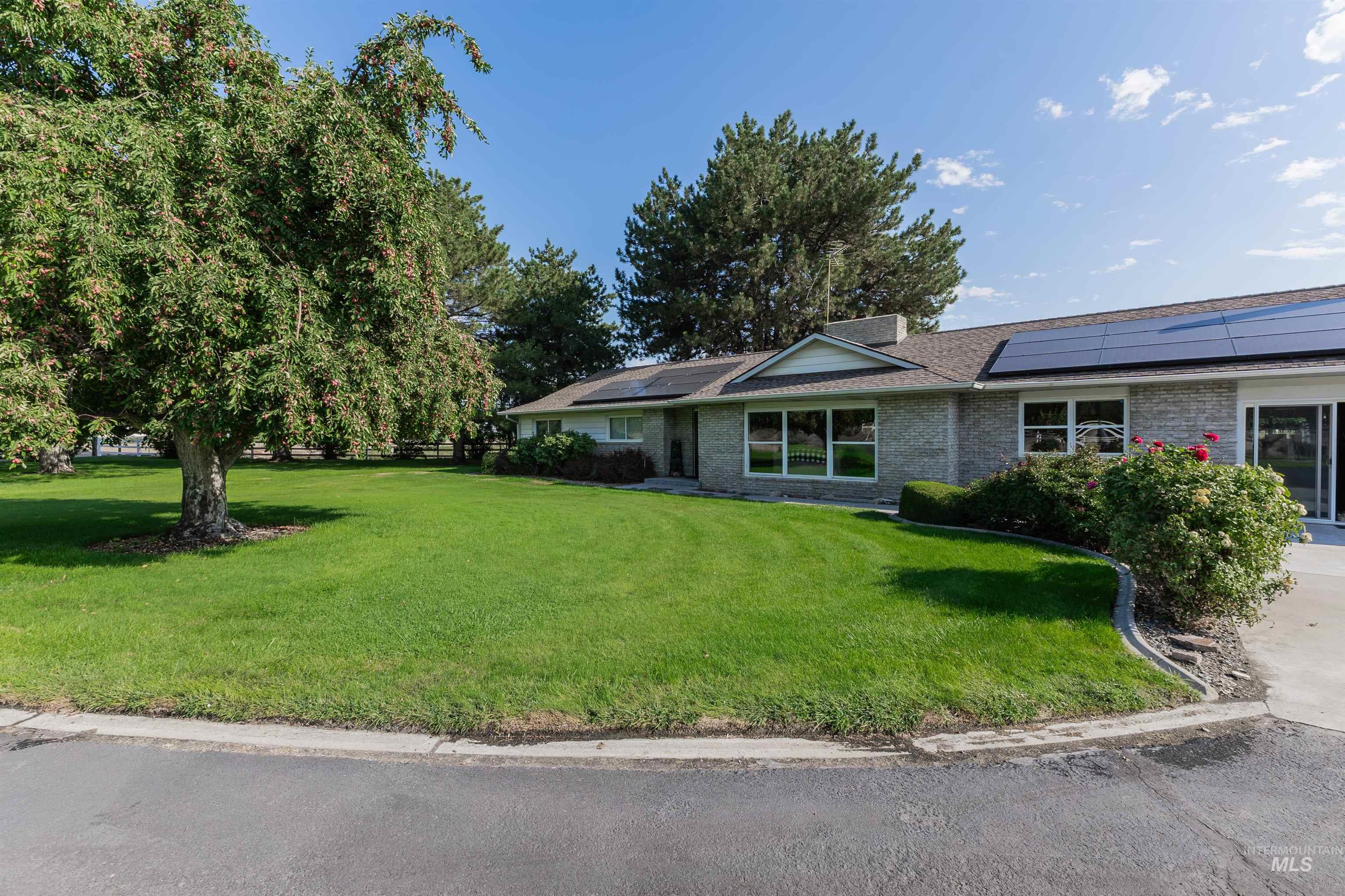21474 Ustick, Caldwell, Idaho 83607, 5 Bedrooms, 3 Bathrooms, Residential For Sale, Price $895,000, 98960342