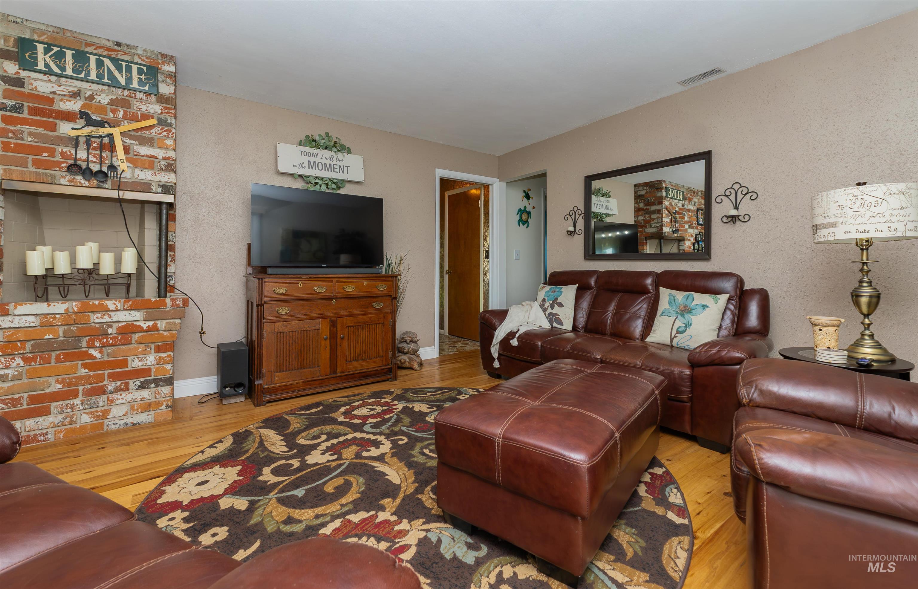 21474 Ustick, Caldwell, Idaho 83607, 5 Bedrooms, 3 Bathrooms, Residential For Sale, Price $895,000, 98960342
