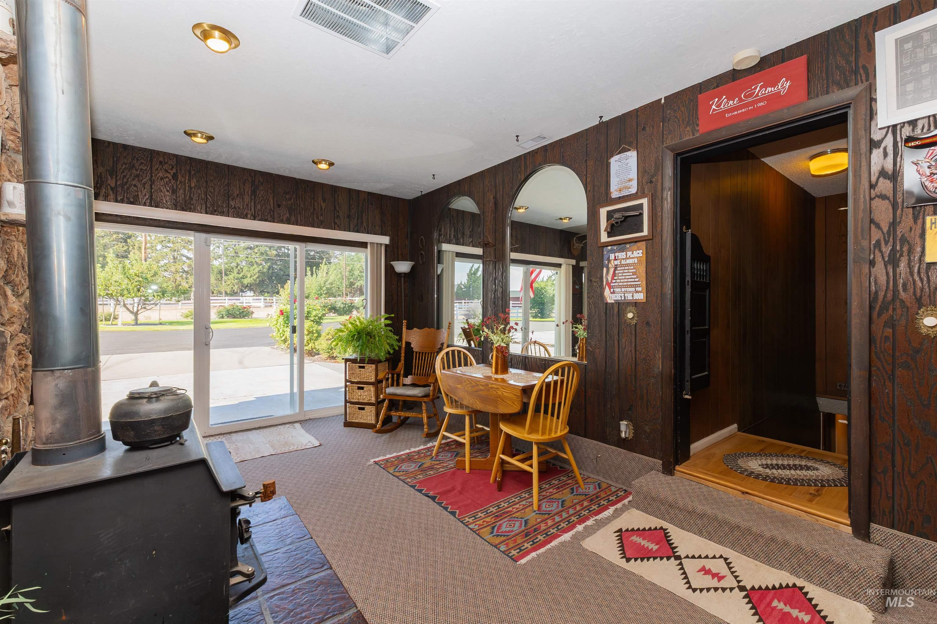 21474 Ustick, Caldwell, Idaho 83607, 5 Bedrooms, 3 Bathrooms, Residential For Sale, Price $895,000, 98960342