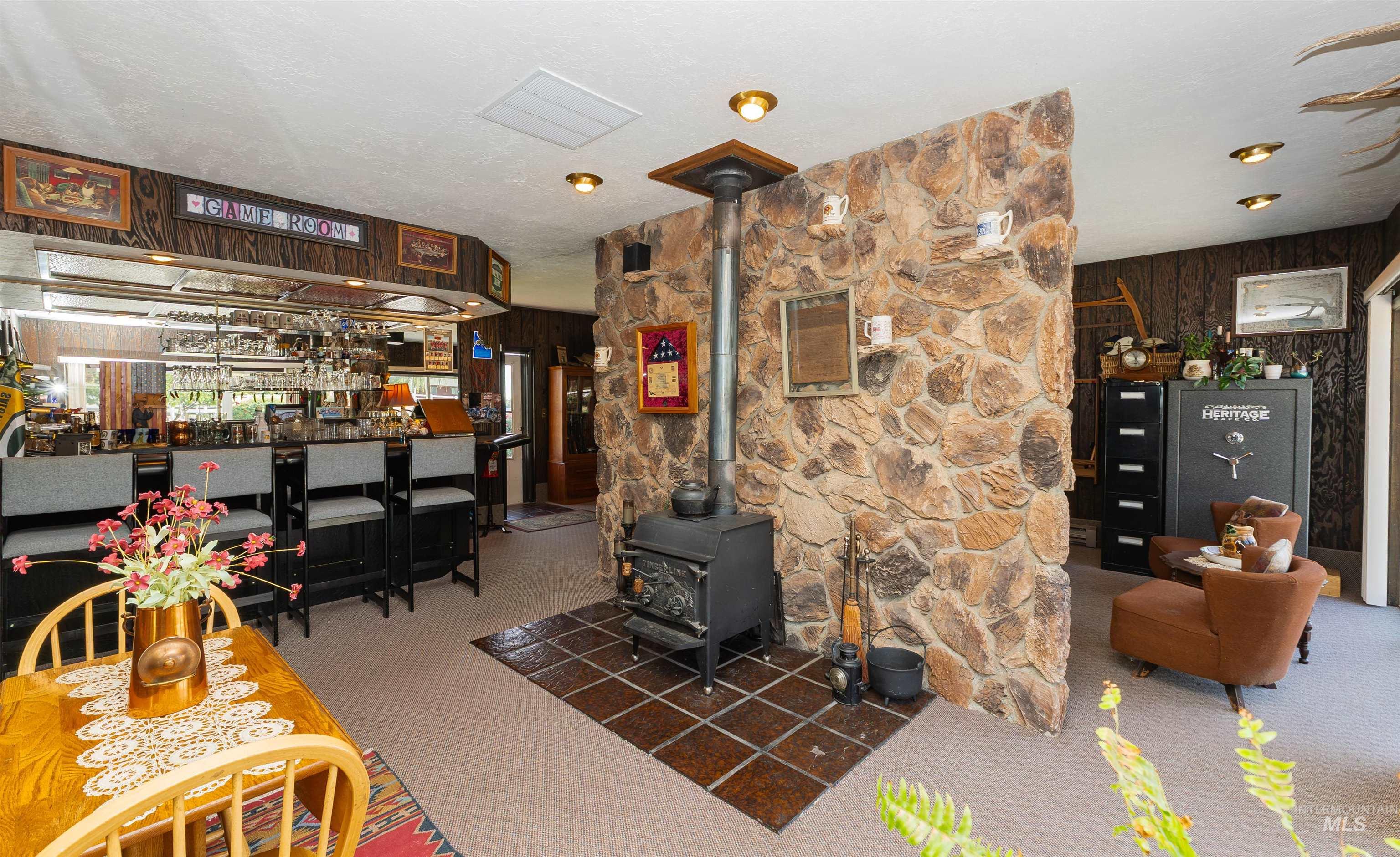 21474 Ustick, Caldwell, Idaho 83607, 5 Bedrooms, 3 Bathrooms, Residential For Sale, Price $895,000, 98960342