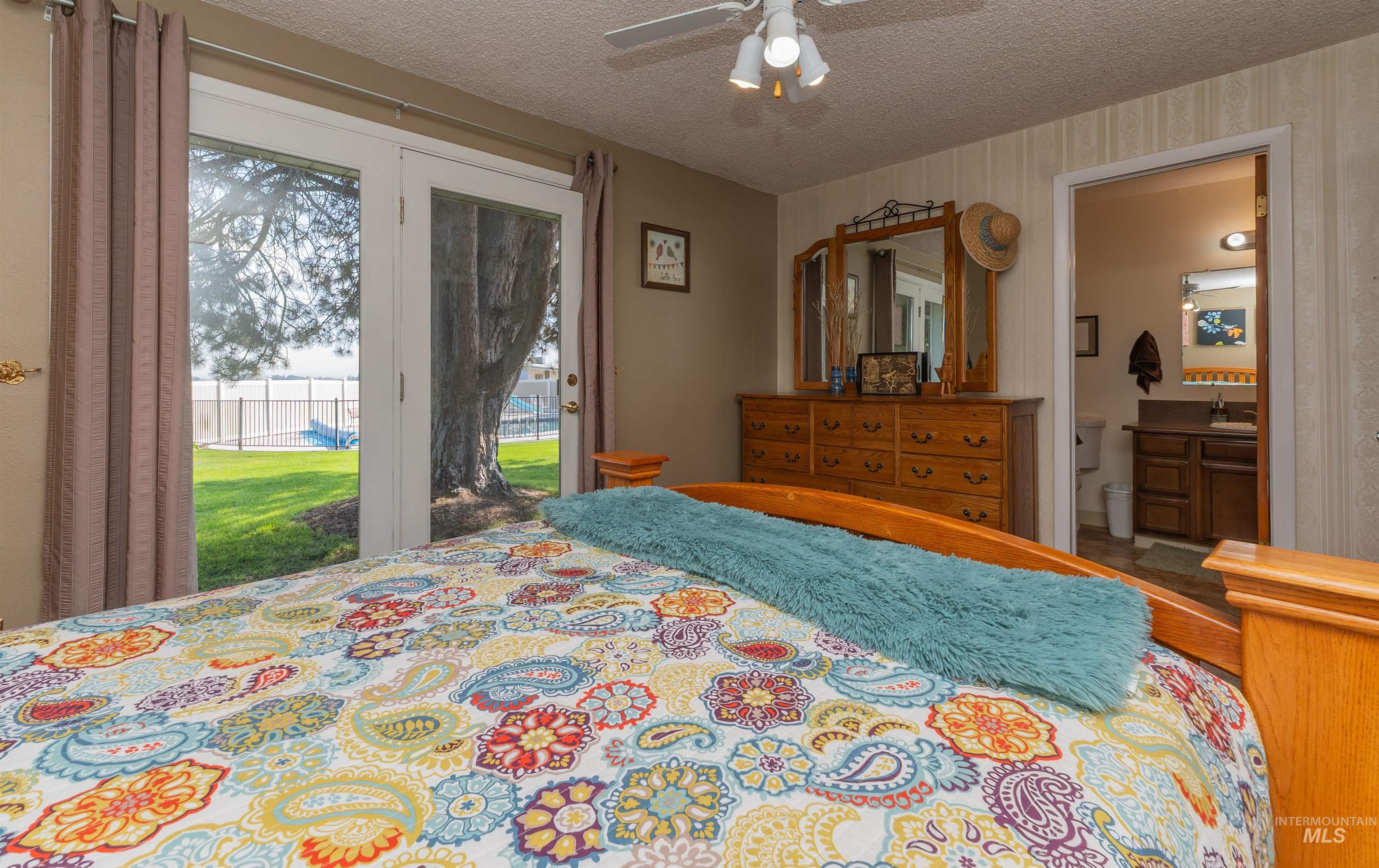 21474 Ustick, Caldwell, Idaho 83607, 5 Bedrooms, 3 Bathrooms, Residential For Sale, Price $895,000, 98960342