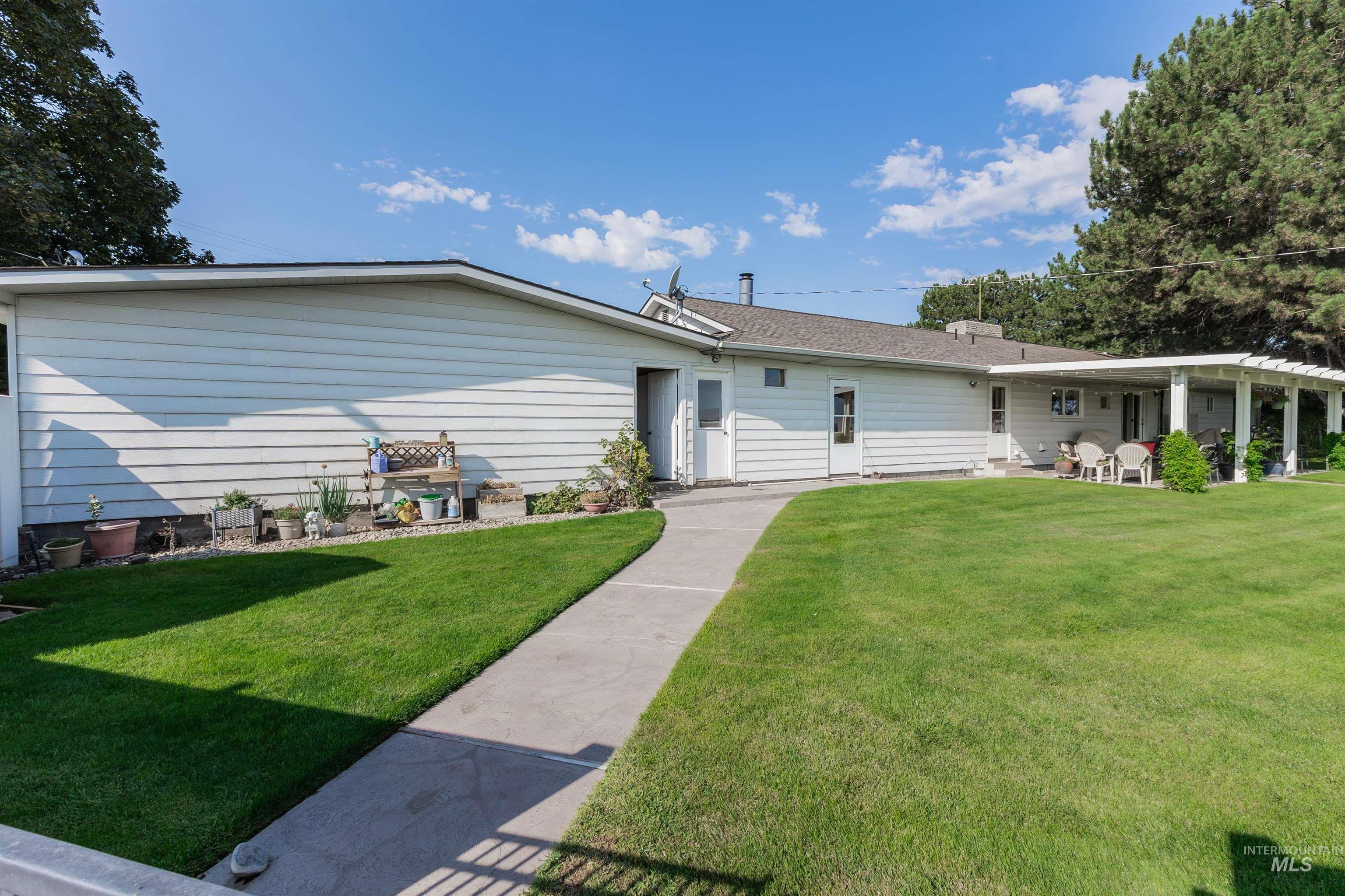 21474 Ustick, Caldwell, Idaho 83607, 5 Bedrooms, 3 Bathrooms, Residential For Sale, Price $895,000, 98960342