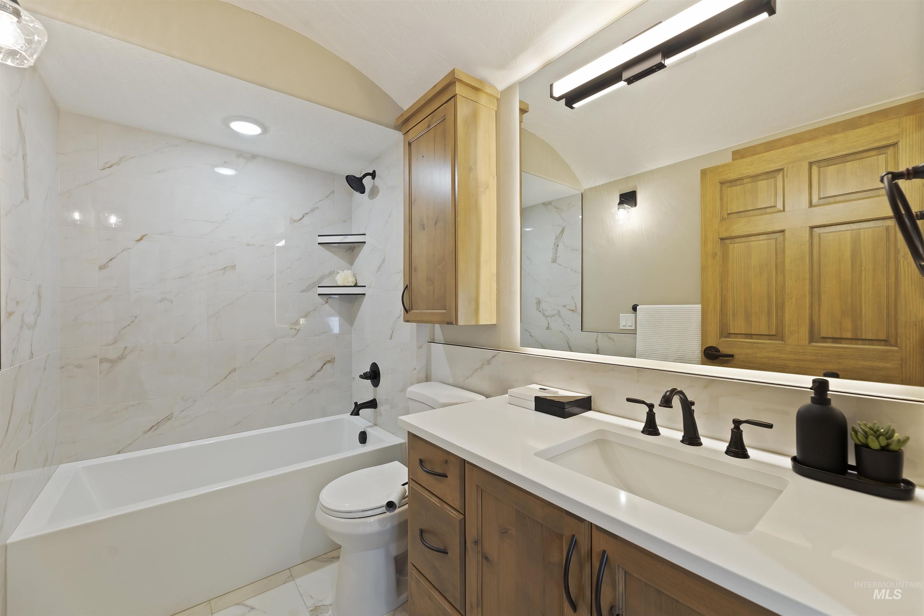 79 E Aikens Rd. Apt #203, Eagle, Idaho 83616-5962, 2 Bedrooms, 2 Bathrooms, Residential For Sale, Price $775,000, 98960361