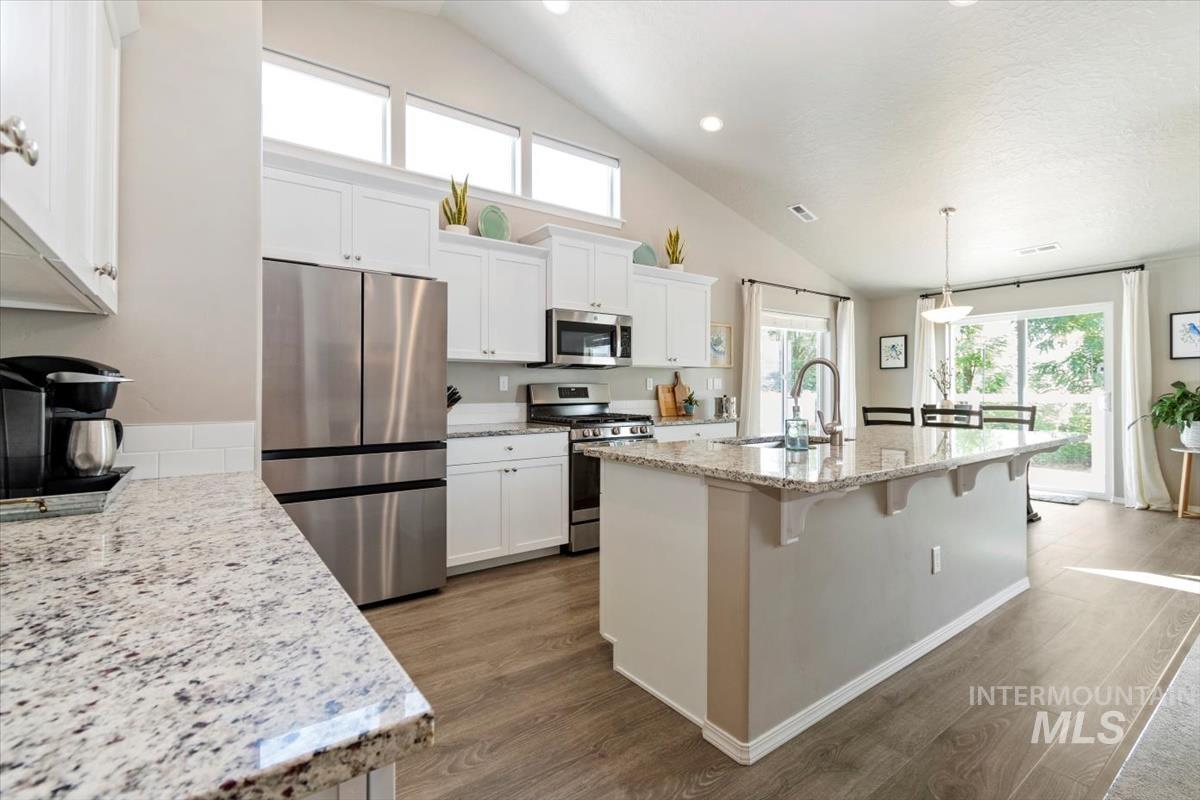 291 S Fuji Ave, Emmett, Idaho 83617, 3 Bedrooms, 2 Bathrooms, Residential For Sale, Price $449,900, 98960368