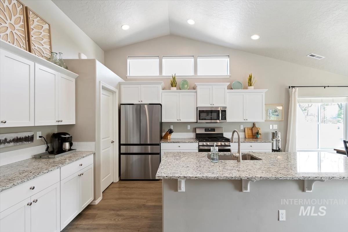 291 S Fuji Ave, Emmett, Idaho 83617, 3 Bedrooms, 2 Bathrooms, Residential For Sale, Price $449,900, 98960368