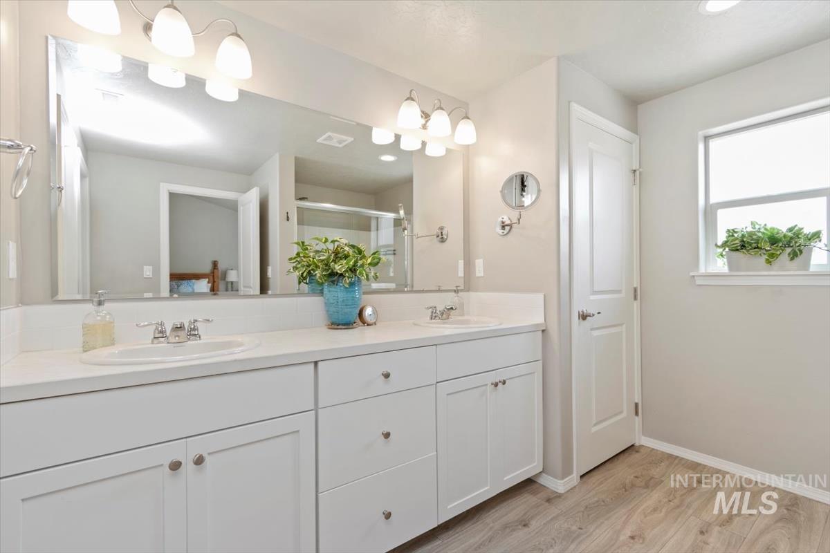 291 S Fuji Ave, Emmett, Idaho 83617, 3 Bedrooms, 2 Bathrooms, Residential For Sale, Price $449,900, 98960368