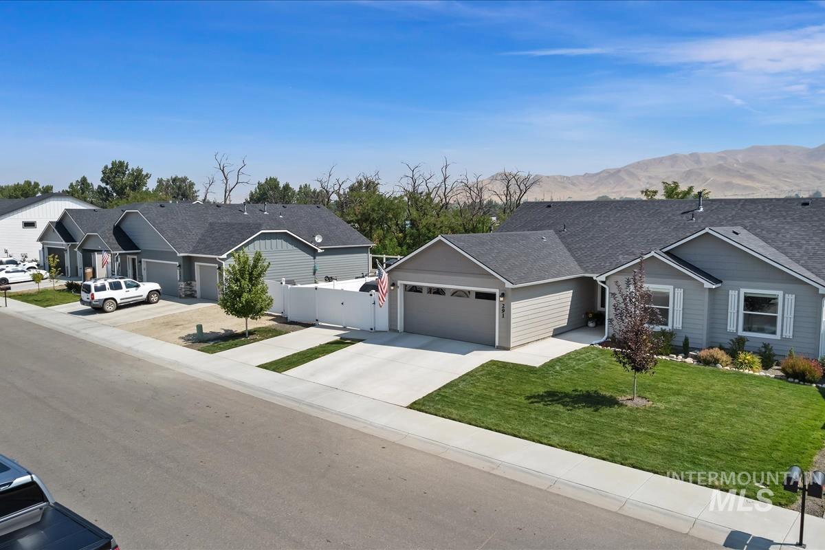 291 S Fuji Ave, Emmett, Idaho 83617, 3 Bedrooms, 2 Bathrooms, Residential For Sale, Price $449,900, 98960368