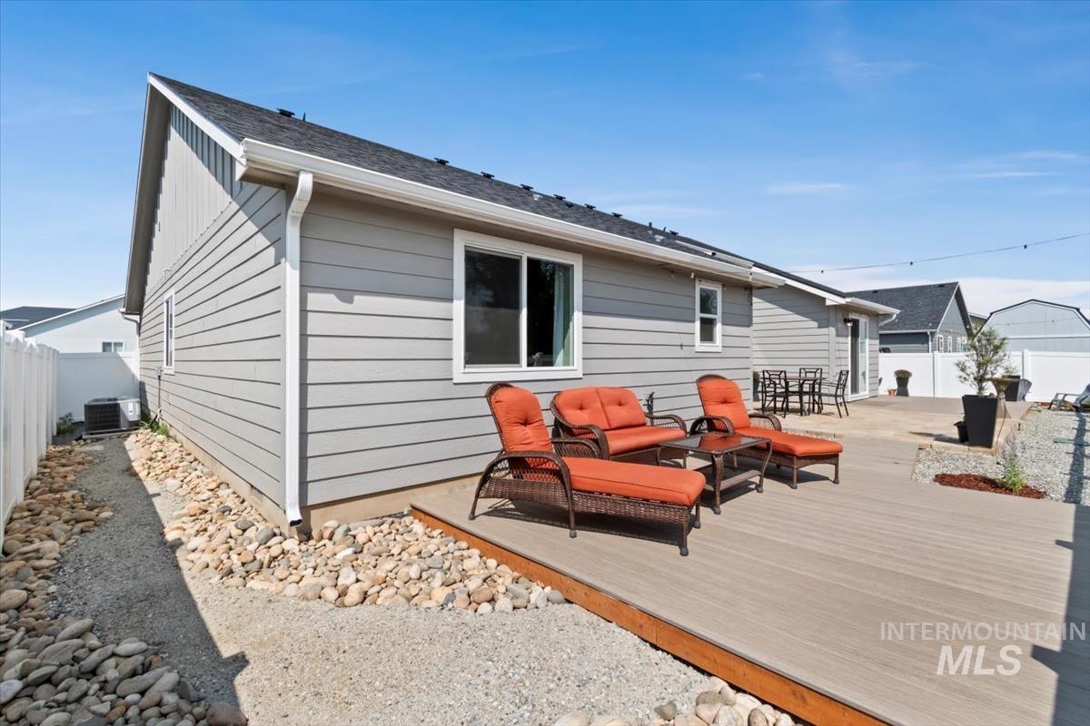 291 S Fuji Ave, Emmett, Idaho 83617, 3 Bedrooms, 2 Bathrooms, Residential For Sale, Price $449,900, 98960368