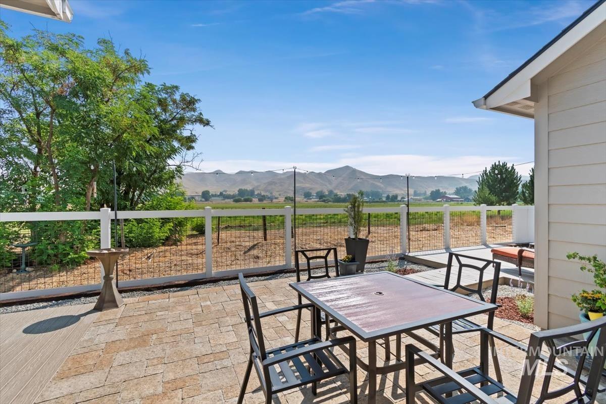 291 S Fuji Ave, Emmett, Idaho 83617, 3 Bedrooms, 2 Bathrooms, Residential For Sale, Price $449,900, 98960368