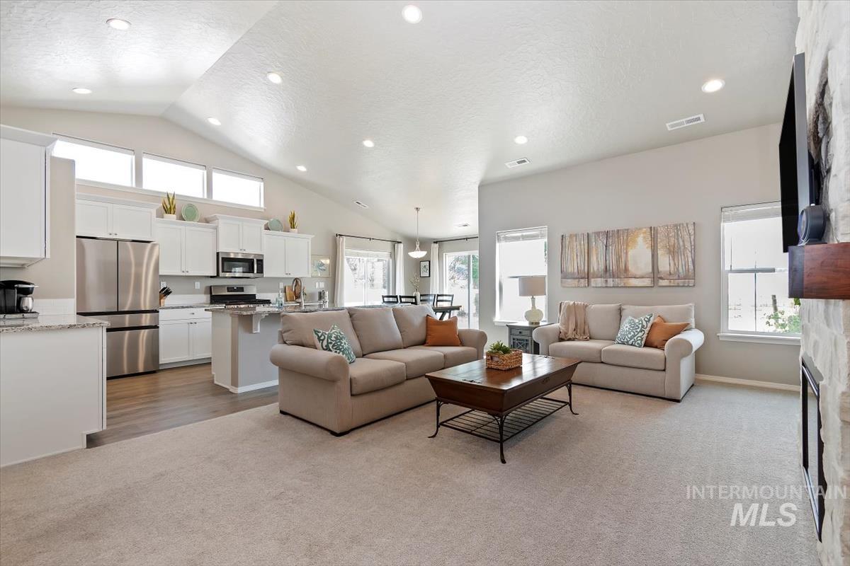 291 S Fuji Ave, Emmett, Idaho 83617, 3 Bedrooms, 2 Bathrooms, Residential For Sale, Price $449,900, 98960368