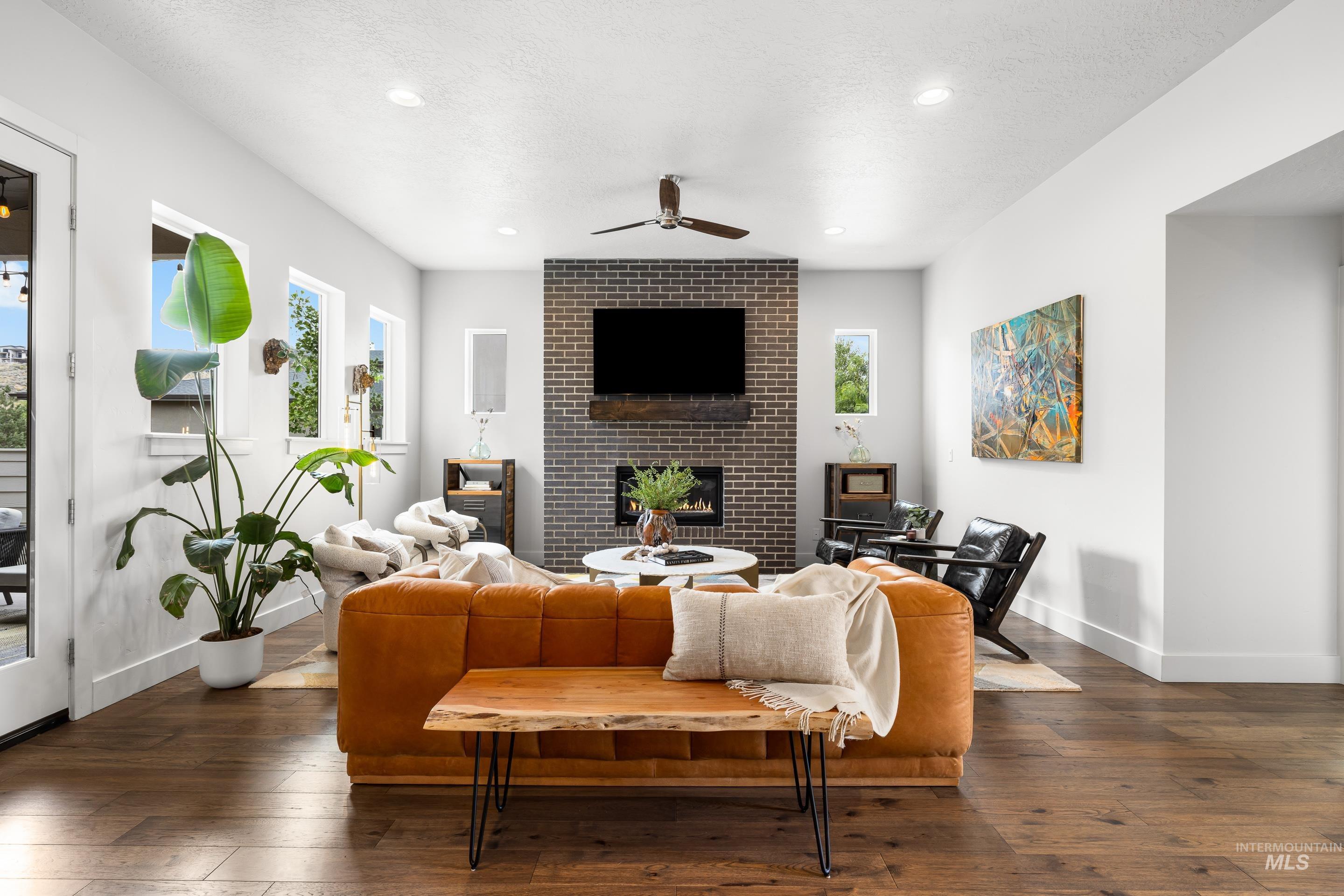 2508 E Warm Springs, Boise, Idaho 83712, 3 Bedrooms, 2.5 Bathrooms, Residential For Sale, Price $888,000, 98960370