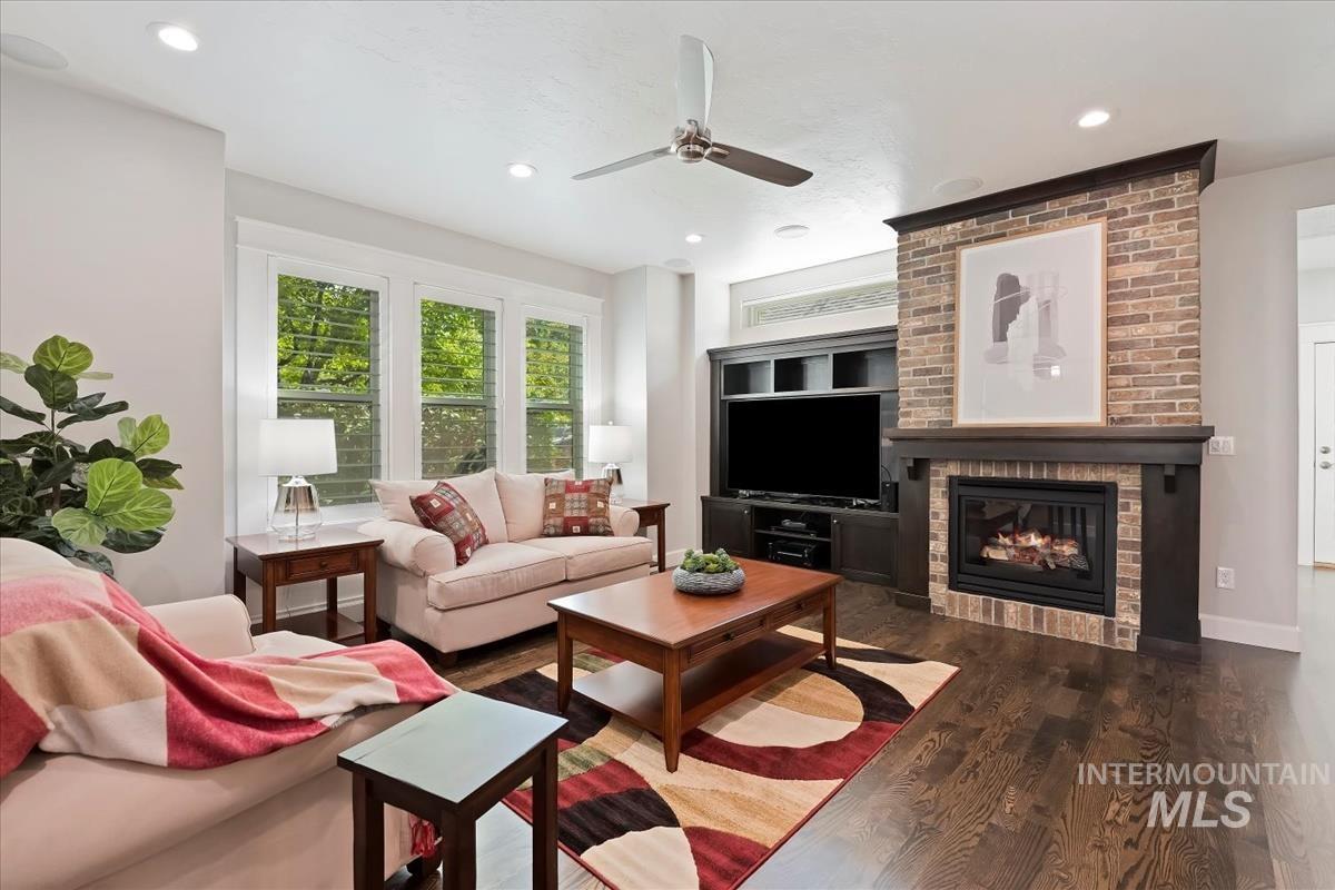 5033 E Woodcarver, Boise, Idaho 83716, 4 Bedrooms, 3 Bathrooms, Residential For Sale, Price $849,900, 98960372